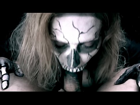 ❤️ Demon qiz qora og'zi bilan xo'roz so'rish va yutish cuma. ☑ Anal pornoda bizda ️❤